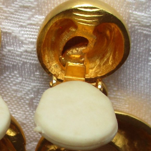 ๐น๐น CLARA STUDIOS (VINTAGE) GOLD SWIRL CIRCLE EARRINGS โ CLIP-ONS ๐น๐น NWOT - Picture 11 of 15